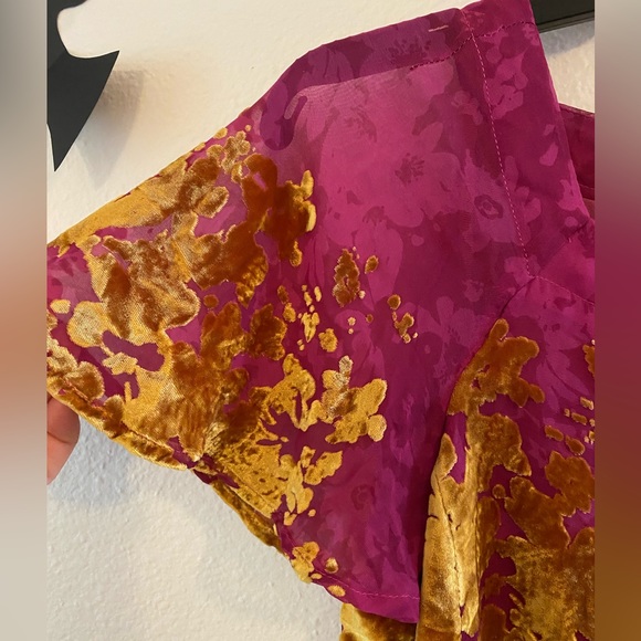 Anthropologie Maeve Pink & Gold Velvet Ombre Shimmer Short Sleeve Silk Top XS - Picture 3 of 8